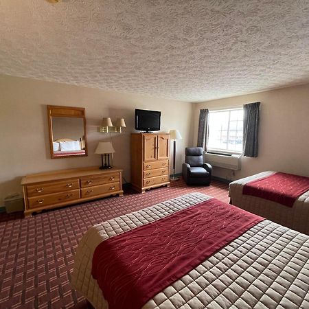 The Woodridge Inn Connersville Buitenkant foto