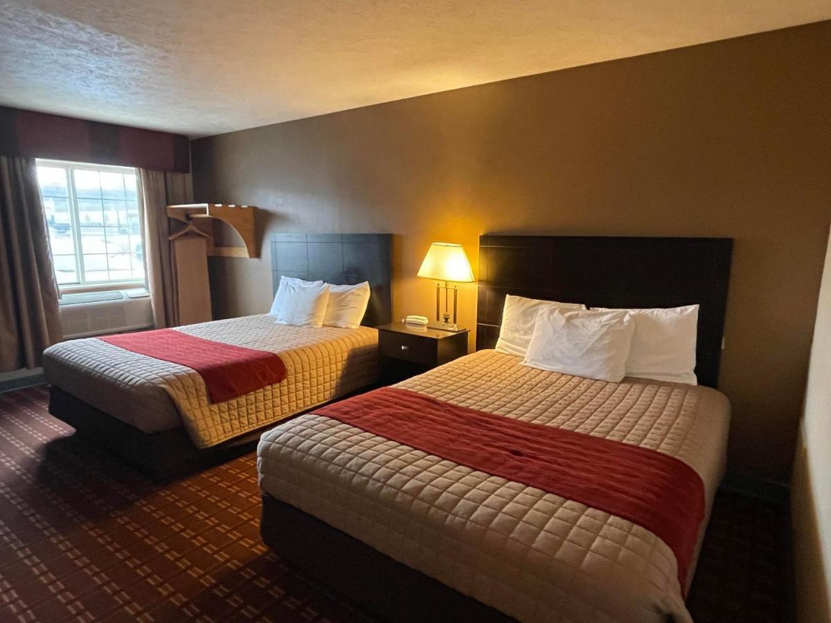 The Woodridge Inn Connersville Buitenkant foto