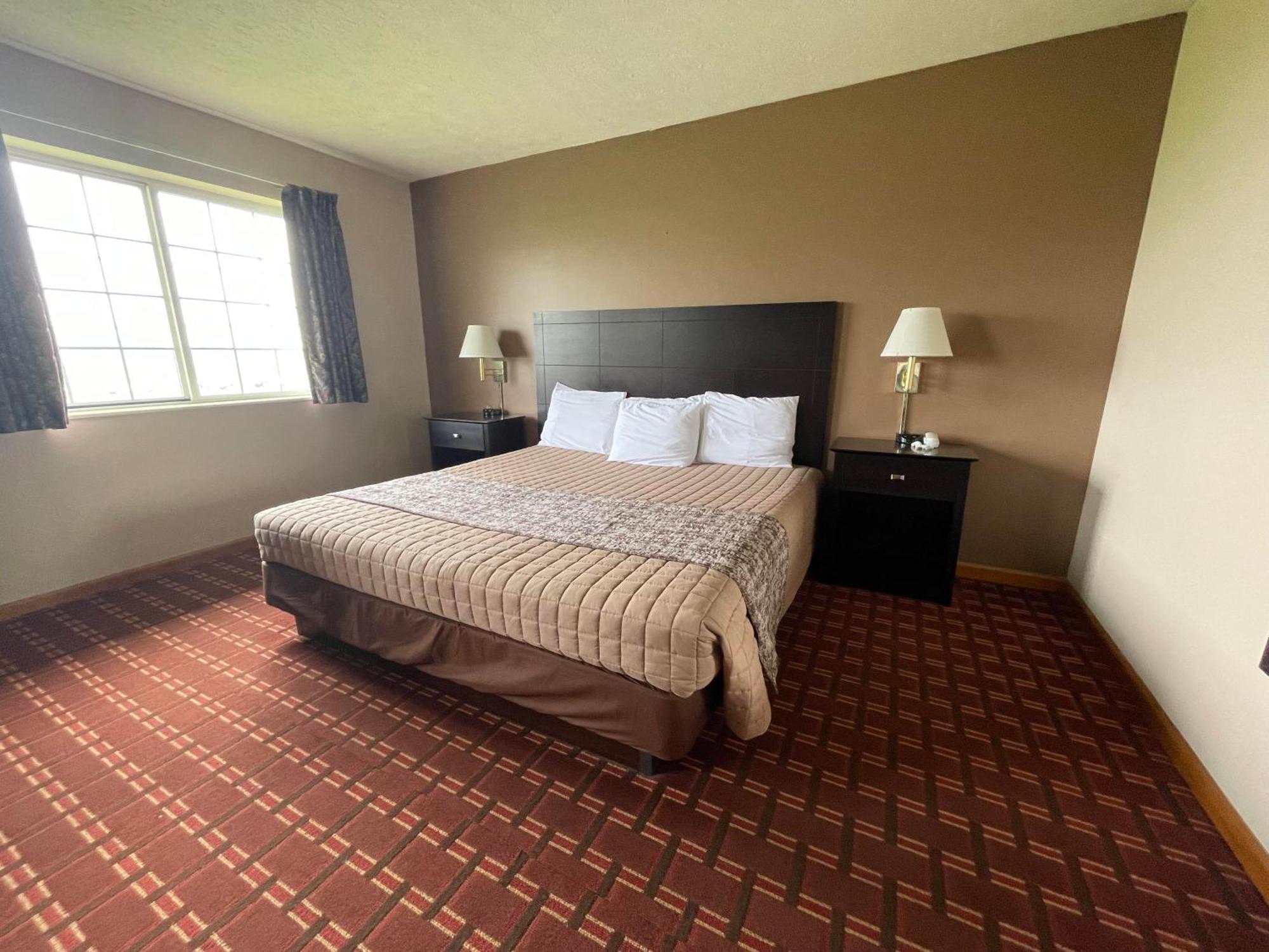 The Woodridge Inn Connersville Buitenkant foto