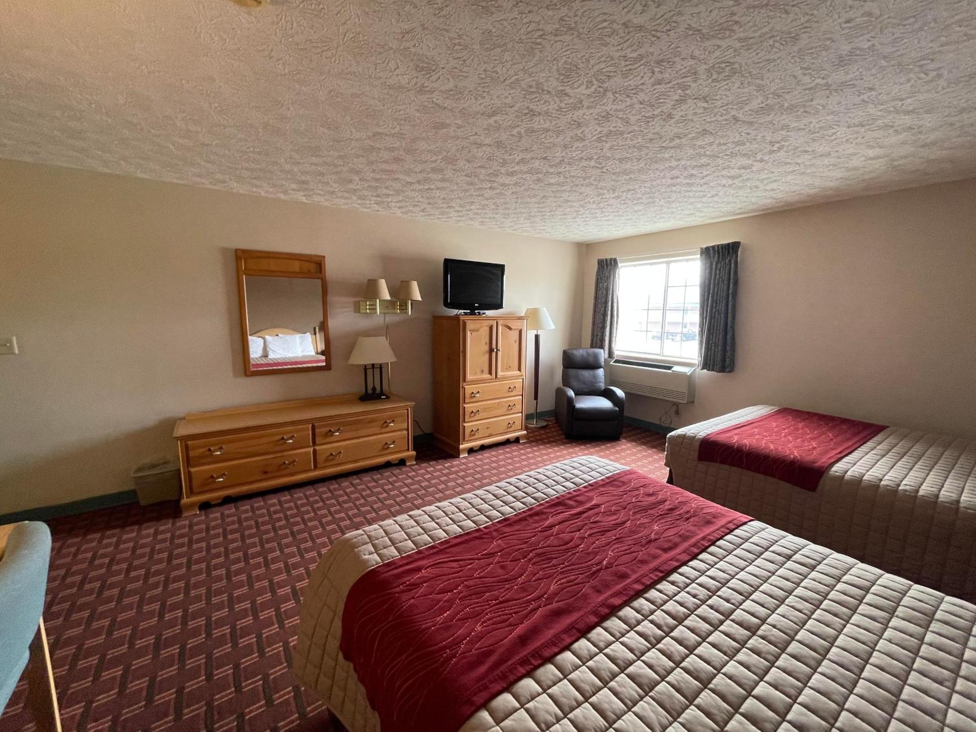 The Woodridge Inn Connersville Buitenkant foto