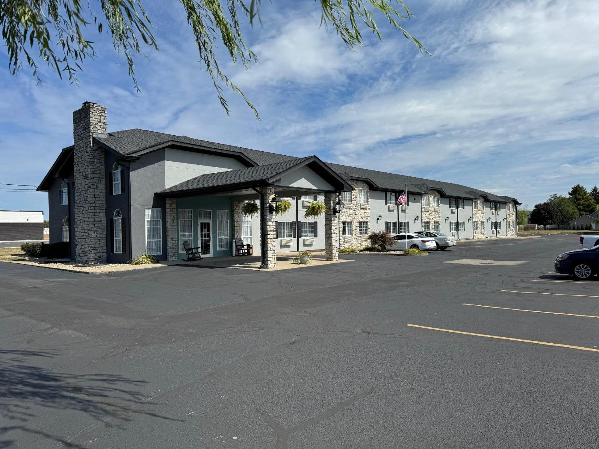 The Woodridge Inn Connersville Buitenkant foto