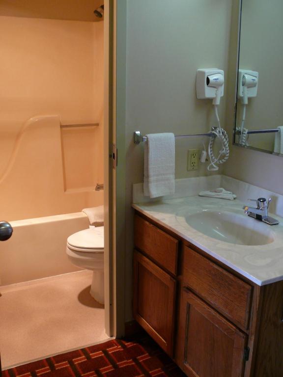 The Woodridge Inn Connersville Kamer foto
