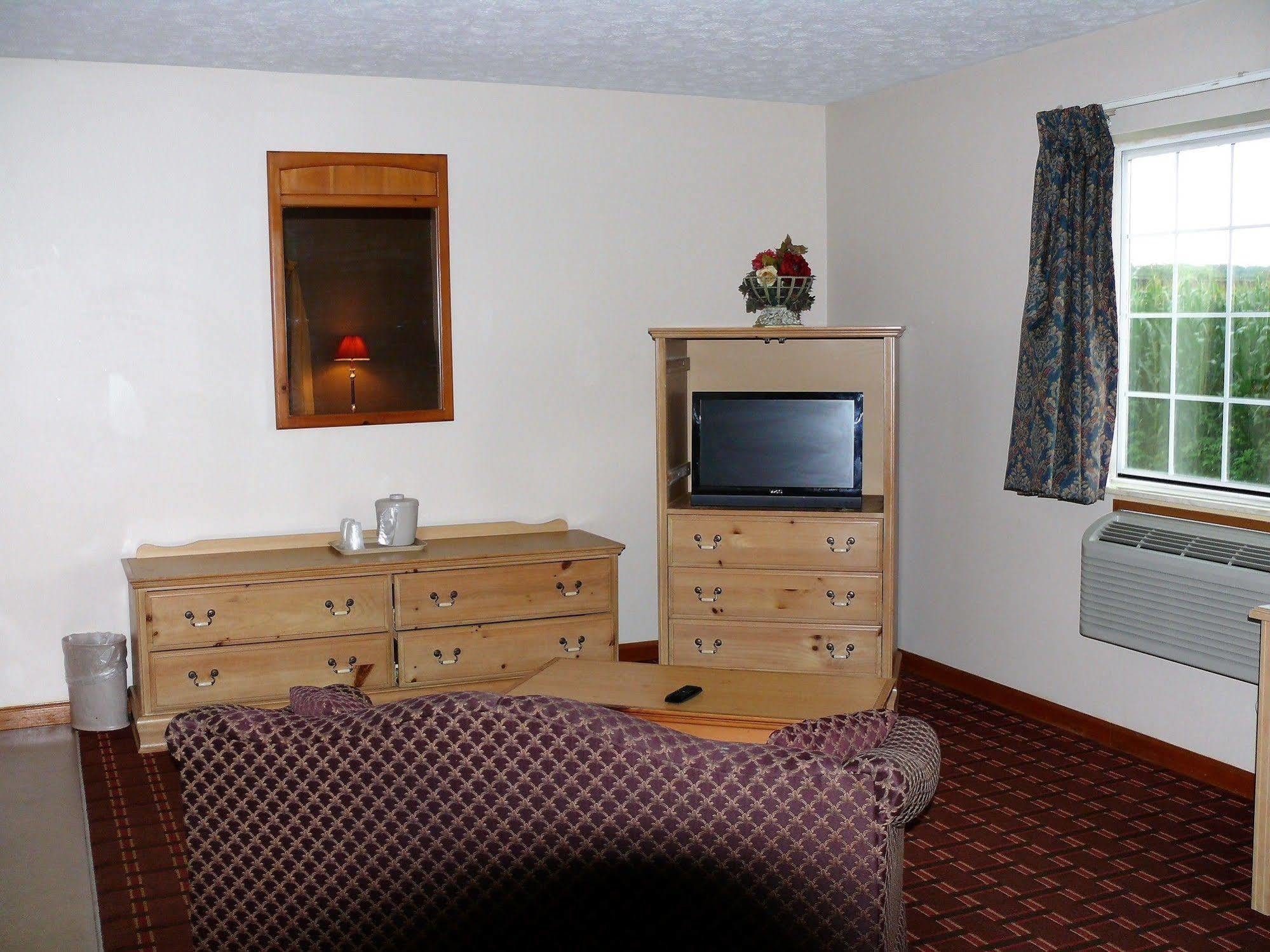 The Woodridge Inn Connersville Buitenkant foto